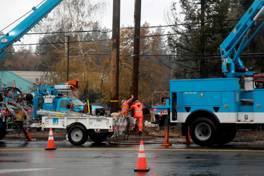 PG&E to bury 10,000 miles of power lines to prevent wildfires
